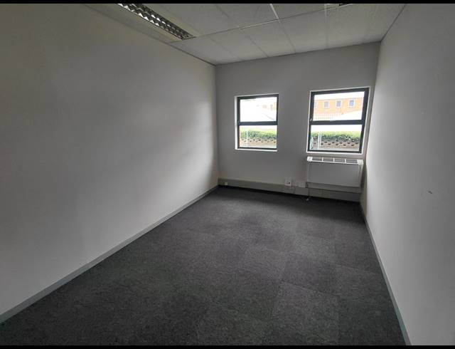 1,229M² OFFICE TO LET IN RANDJESPARK